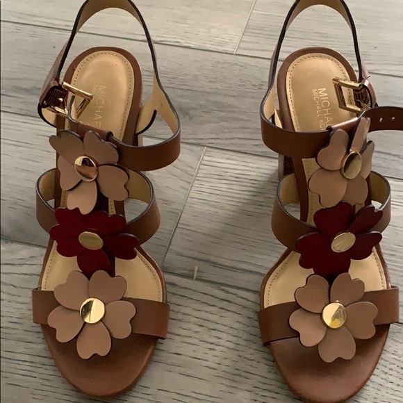 Michael Kors sandals - Picture 1 of 4